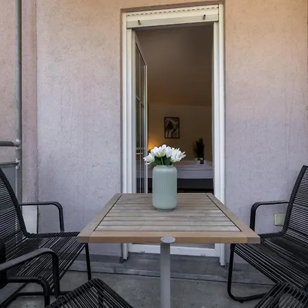 Ruhige Mit Terrasse Am Rande Von * Würzburg